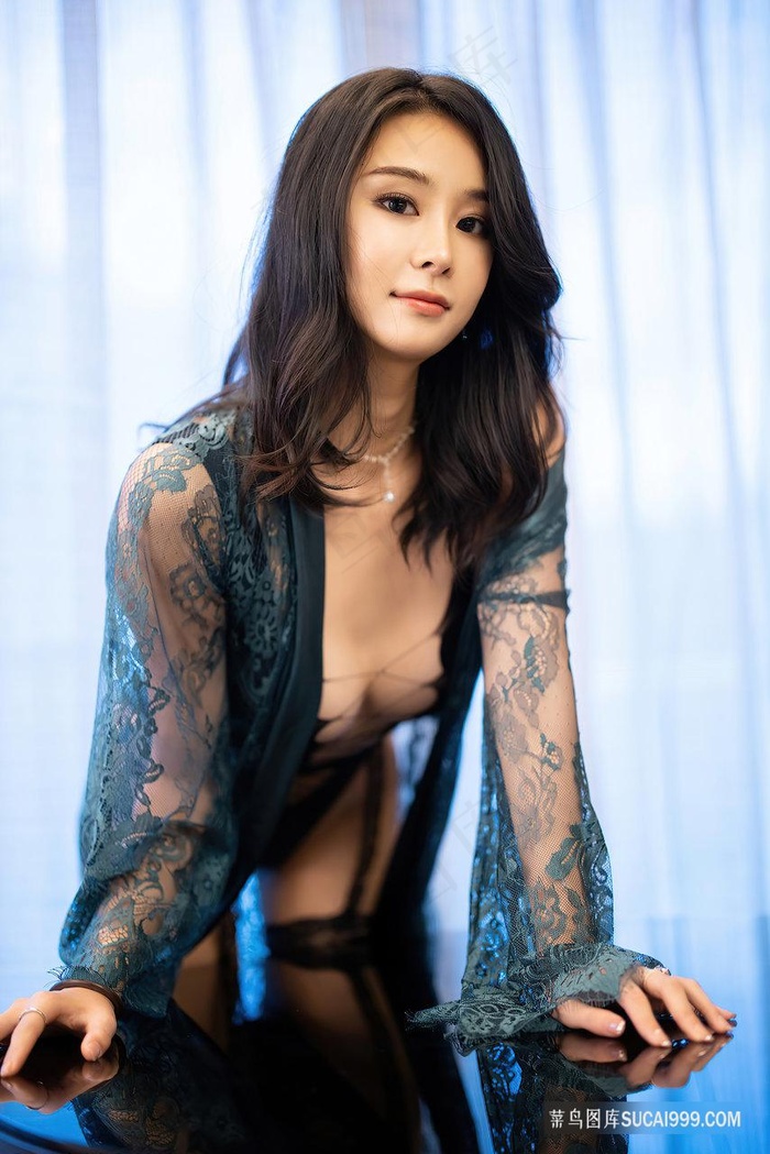 美女户外路边勾搭激情