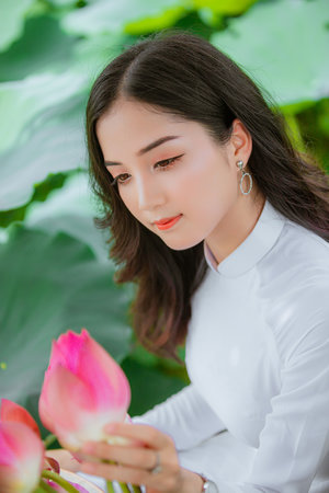 有一首老歌里面有啦啦啦