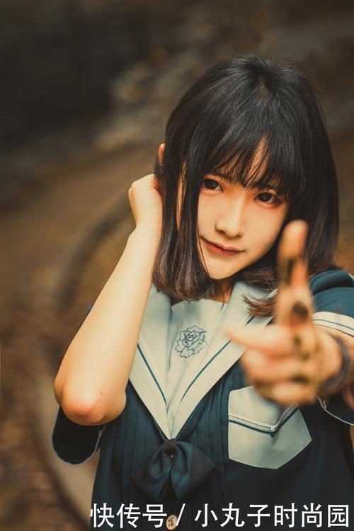 约了两个妹子大玩双飞