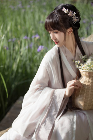 在厨房和闺蜜老公出轨