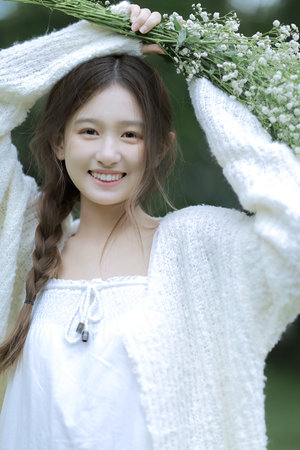 男生脱美女裤子摸下身