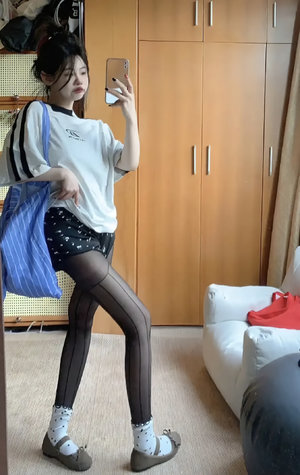 放荡的护士乳在办公室中视频