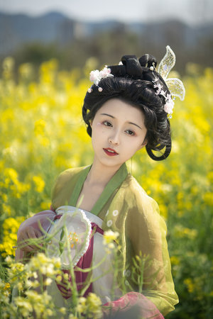 同学麻麻s袜玉足小说